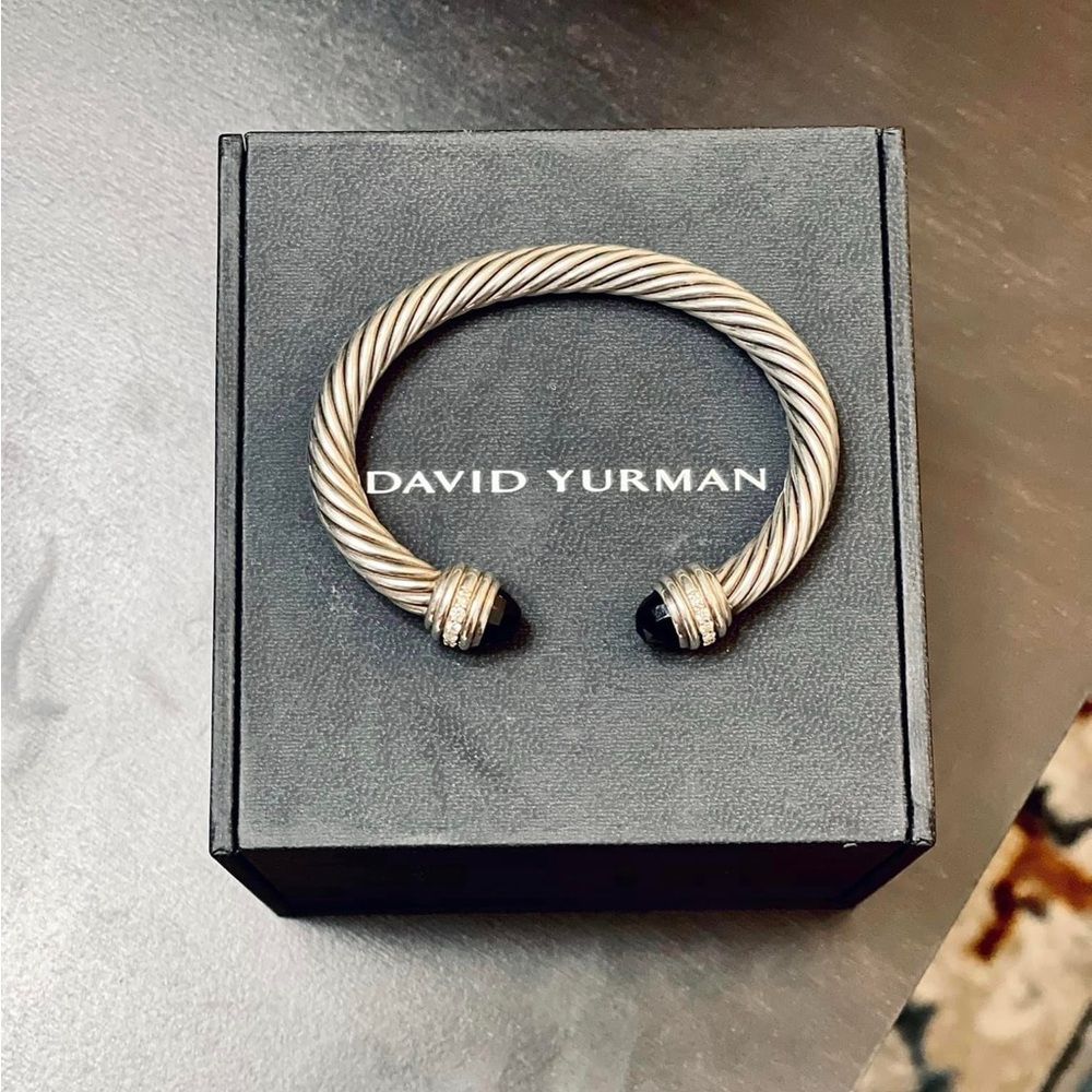 AUTHENTIC Classic Cable Bracelet
Sterling Silver Black Onyx and Diamonds, 7mm